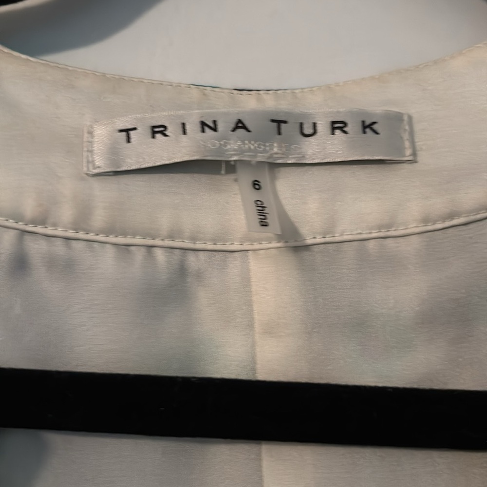 Trina Turk Green 3/4 Sleeve Tie Front Tunic - Picture 2 of 3